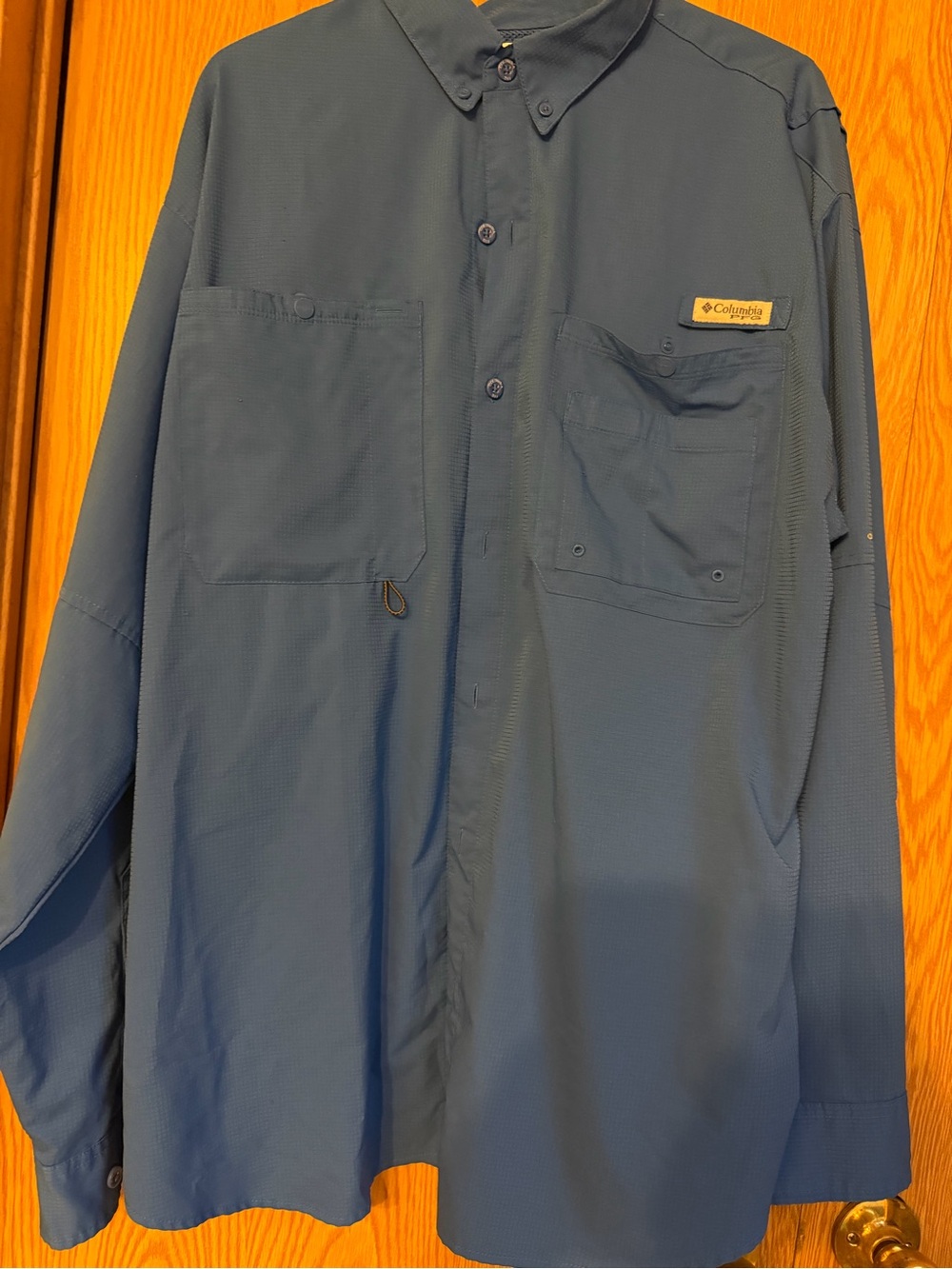 Columbia Men’s Blue Long-Sleeve Casual Button-Down Shirt